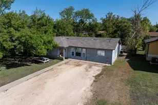 413 Patricia Dr, San Marcos, TX 78666 - Photo 4