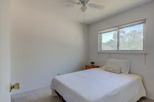 815 Hill Wood Dr, Austin, TX 78745 - Photo 20