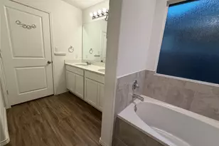 108 Esparza Dr, Bastrop, TX 78602 - Photo 10