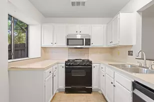 11901 Swearingen Dr, Austin, TX 78758 - Photo 10