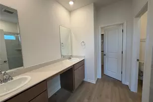 113 Holmby Dr, Hutto, TX 78634 - Photo 2