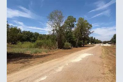 749 Caldwell Street, Lexington, TX 78947 - Photo 4
