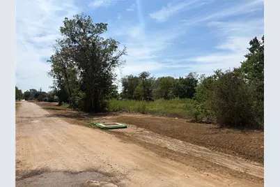 749 Caldwell Street, Lexington, TX 78947 - Photo 2