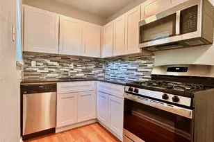 204 E 30th St, Austin, TX 78705 - Photo 2