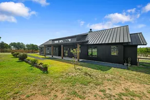 107 W Lakeshore Dr, Dripping Springs, TX 78620 - Photo 2