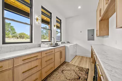 107 W Lakeshore Drive, Dripping Springs, TX 78620 - Photo 16