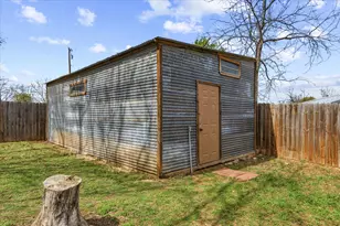 503 E Bluebonnet Ln, Johnson City, TX 78636 - Photo 16