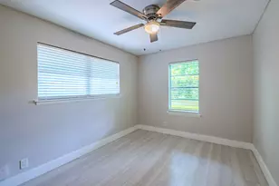 3206 Goodwin Ave, Austin, TX 78702 - Photo 10
