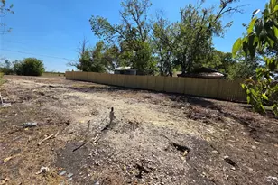 112 2nd Ave, Taylor, TX 76574 - Photo 1