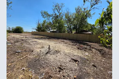 112 2nd Avenue, Taylor, TX 76574 - Photo 1