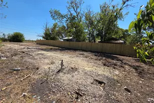 112 2nd Ave, Taylor, TX 76574 - Photo 1