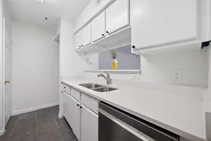 501 W 26th St, Austin, TX 78705 - Photo 14