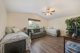 412 Leaning Oak Ln, Somerville, TX 77879 - Photo 8