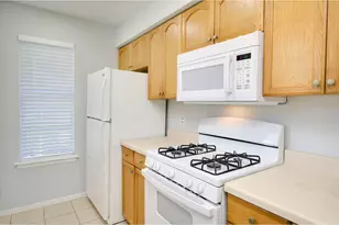 2104 Magazine St, Austin, TX 78727 - Photo 10