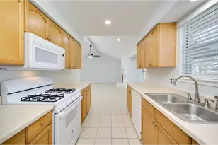 2104 Magazine St, Austin, TX 78727 - Photo 12