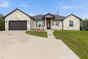 106 Pinecrest Dr, Bastrop, TX 78602 - Photo 2