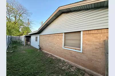 100 Skyloop Drive, Austin, TX 78745 - Photo 16