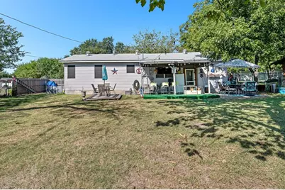 906 Debus Drive, Taylor, TX 76574 - Photo 10