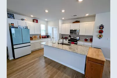 122 Checkers Cove, Elgin, TX 78621 - Photo 6