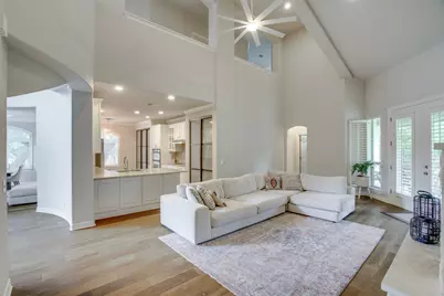 18 Glenway Drive, The Hills, TX 78738 - Photo 8