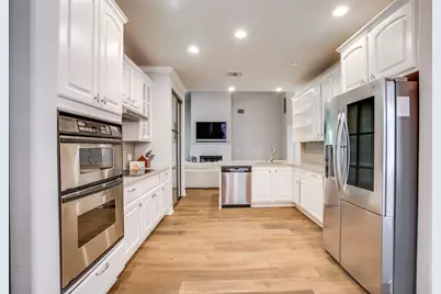 18 Glenway Drive, The Hills, TX 78738 - Photo 6