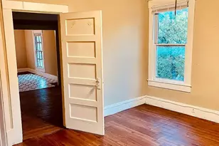 706 W 32nd St, Austin, TX 78705 - Photo 8