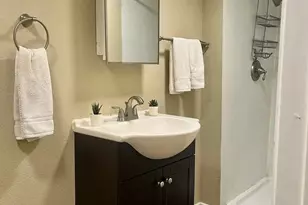 706 W 32nd St, Austin, TX 78705 - Photo 4