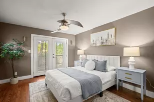 1184 Navasota St, Austin, TX 78702 - Photo 16