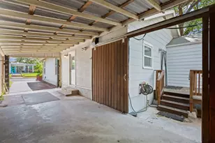 1184 Navasota St, Austin, TX 78702 - Photo 24