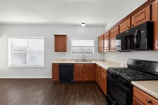 256 Poplarwood Dr, Kyle, TX 78640 - Photo 6
