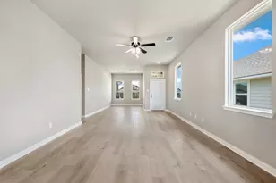 133 Walk Way Dr, Jarrell, TX 76537 - Photo 16