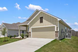 133 Walk Way Dr, Jarrell, TX 76537 - Photo 4