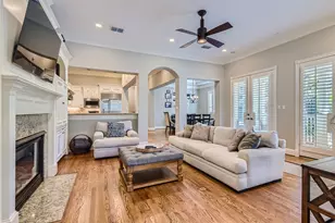 2390 W 8th St, Austin, TX 78703 - Photo 8