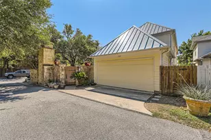 2390 W 8th St, Austin, TX 78703 - Photo 36