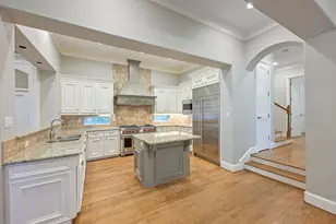 2390 W 8th St, Austin, TX 78703 - Photo 10