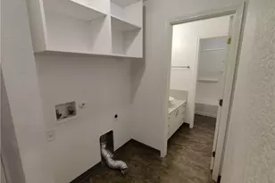 702 W 6th St, Taylor, TX 76574 - Photo 8