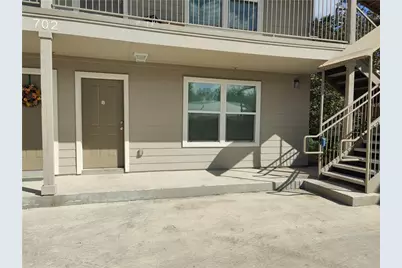 702 W 6th Street #B, Taylor, TX 76574 - Photo 2