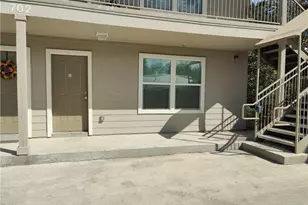 702 W 6th St, Taylor, TX 76574 - Photo 2