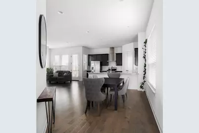 1531 N Red Bud Lane #8, Round Rock, TX 78665 - Photo 4