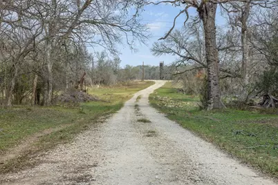 1144 Treetop Lane, Luling, TX 78648 - Photo 10