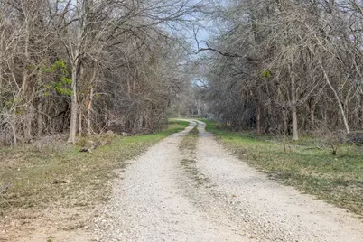 1144 Treetop Lane, Luling, TX 78648 - Photo 1