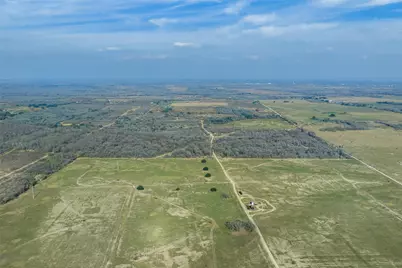 1144 Treetop Lane, Luling, TX 78648 - Photo 4