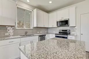 449 Stone Water Ln, Jarrell, TX 76588 - Photo 4