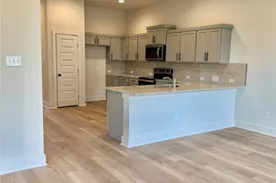 105 Zayd Ct, Jarrell, TX 76537 - Photo 4