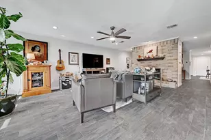 11133 Pinehurst Dr, Austin, TX 78747 - Photo 10