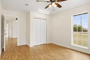 240 Park Meadow Dr, Jarrell, TX 76537 - Photo 16