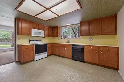 3406 Spotted Horse Trail, Austin, TX 78739 - Photo 6