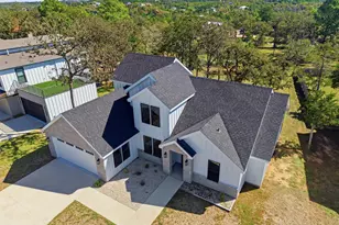 208 Ulupau Cir, Bastrop, TX 78602 - Photo 40