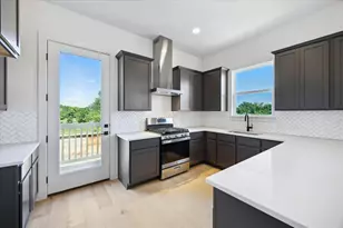 1531 N Red Bud Ln, Round Rock, TX 78665 - Photo 2