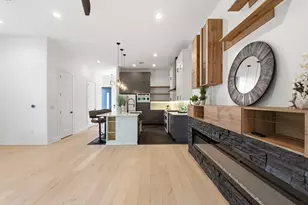 3304 E 17th St, Austin, TX 78721 - Photo 8